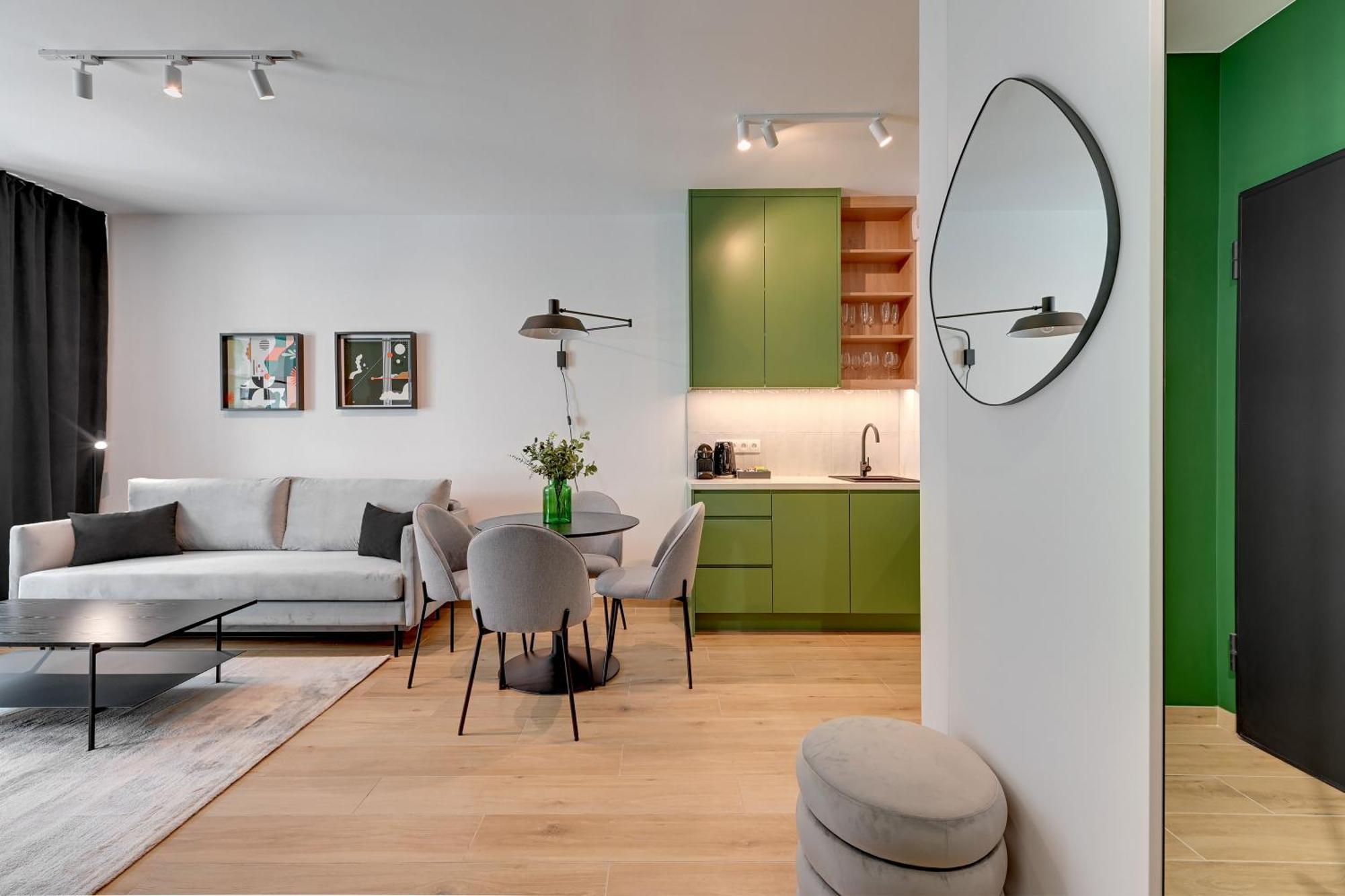 Doki Living - Foodhall & Parking By Downtown Apartments Gdańsk Eksteriør billede