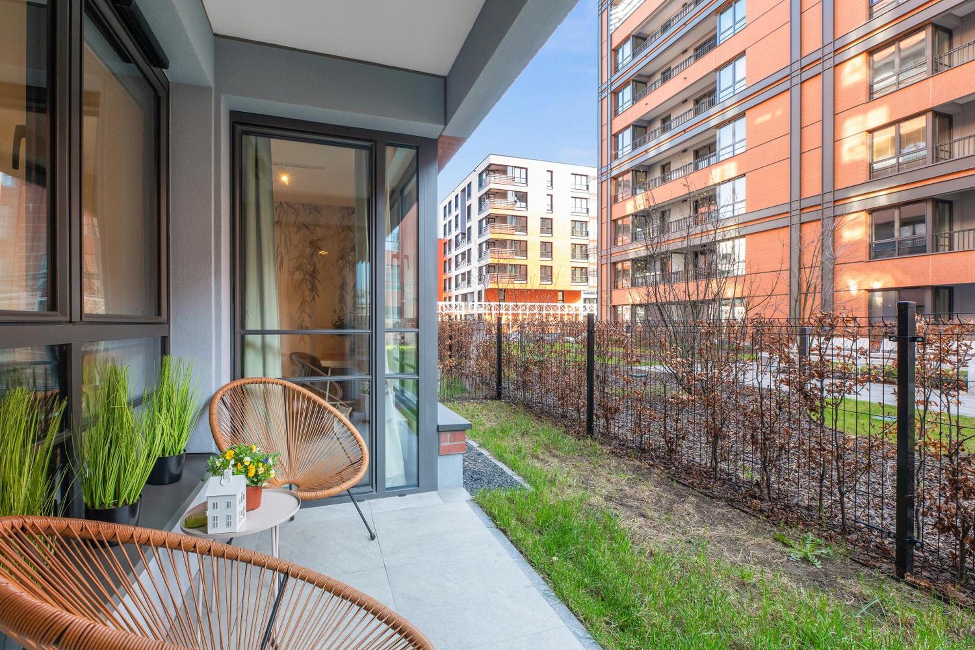 Doki Living - Foodhall & Parking By Downtown Apartments Gdańsk Eksteriør billede